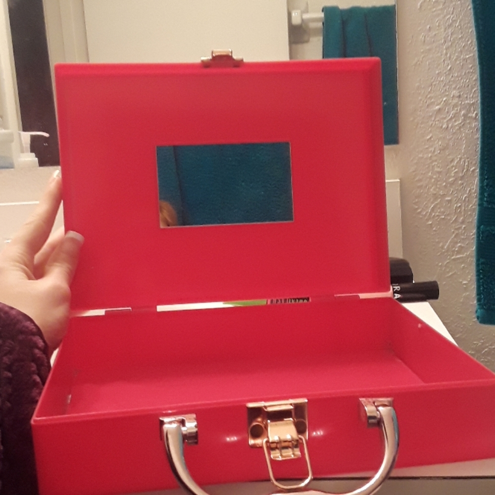 Makeup case - Picture 3 of 3